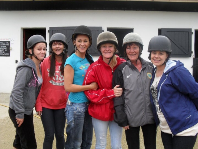 Riding de cavalos é uma ótima atividade para fazer com os amigos 